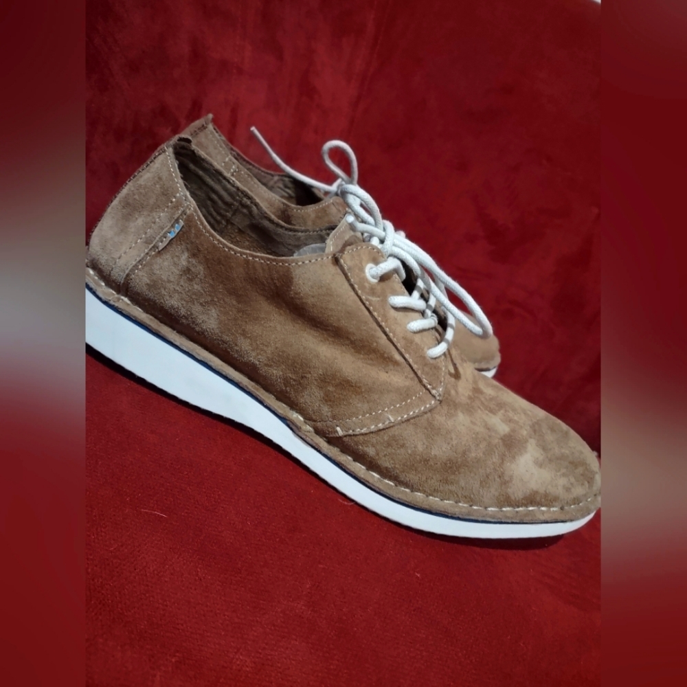 Mens size 7/ toms, brown, pig suede oxford, athletic sole NWOT!